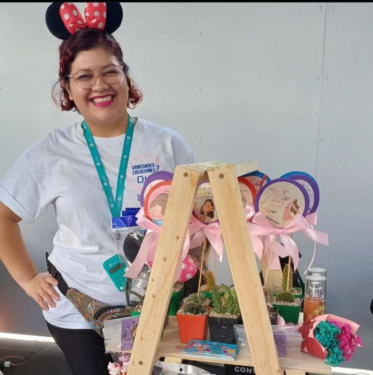 Tesoros del Pulgarcito: Damaris Andrea Callejas de Morán y su Emprendimiento Variedades y Creaciones D&amp;D